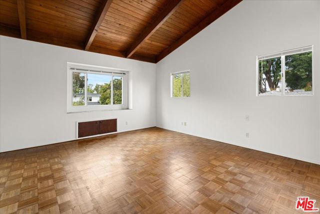 1018 Wellesley Avenue, Los Angeles CA: https://media.crmls.org/mediaz/7a17db83-4be7-457b-b393-b635413529bf.jpg
