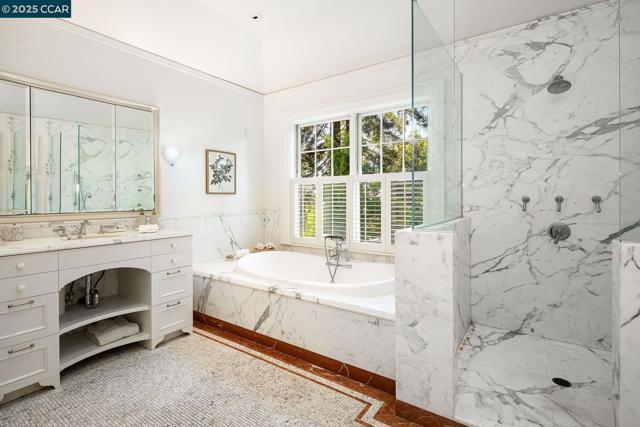 25 Crocker Ave, Piedmont CA: https://media.crmls.org/mediaz/7a17f9be-51e7-49e8-bc1e-bc3391db7056.jpg