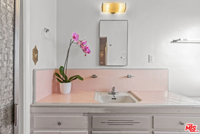 5733 Colfax Avenue, North Hollywood CA: https://media.crmls.org/mediaz/7a183dbd-0829-4f9a-8c2a-4622b49835fe.jpg