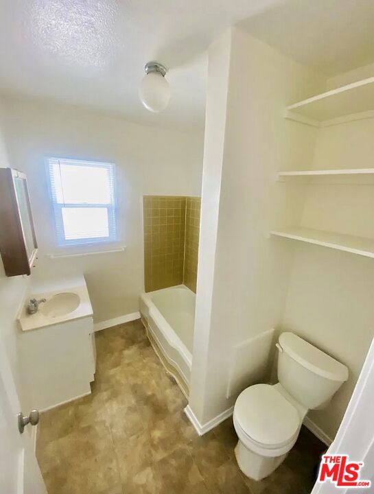 3734 Sawtelle Boulevard, Los Angeles CA: https://media.crmls.org/mediaz/7a189a84-5026-4985-af88-08945077ccad.jpg