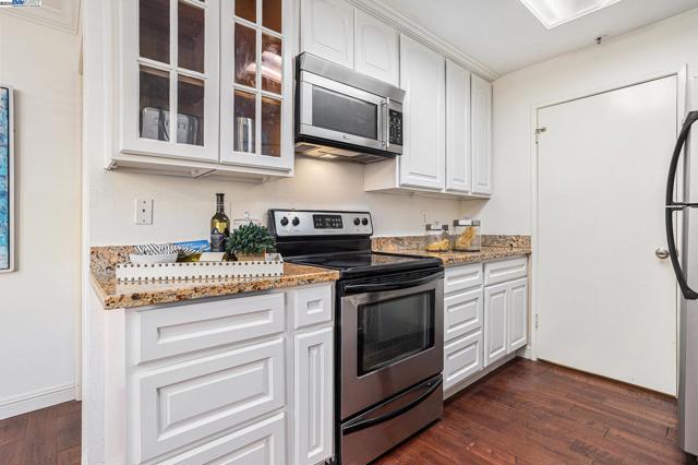 705 WATSON CANYON CT, San Ramon CA: https://media.crmls.org/mediaz/7a18cf2d-93e0-41f9-bdd5-0e5e3972335b.jpg