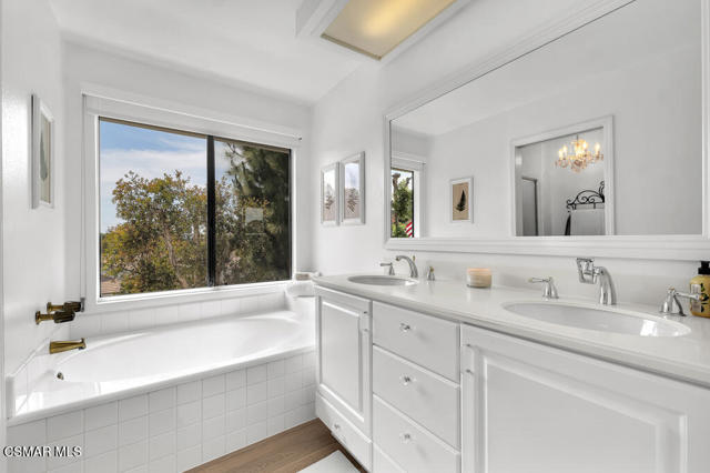 13101 Thomasville Court, Moorpark CA: https://media.crmls.org/mediaz/7a1950b4-315d-4d54-a651-36f81d3dbce5.jpg