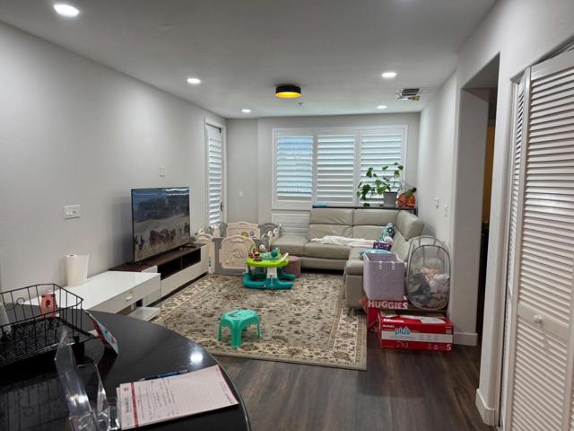 5501 De Marcus Boulevard, Dublin CA: https://media.crmls.org/mediaz/7a19b7a4-11d3-4c40-90fa-68c82d1120a8.jpg