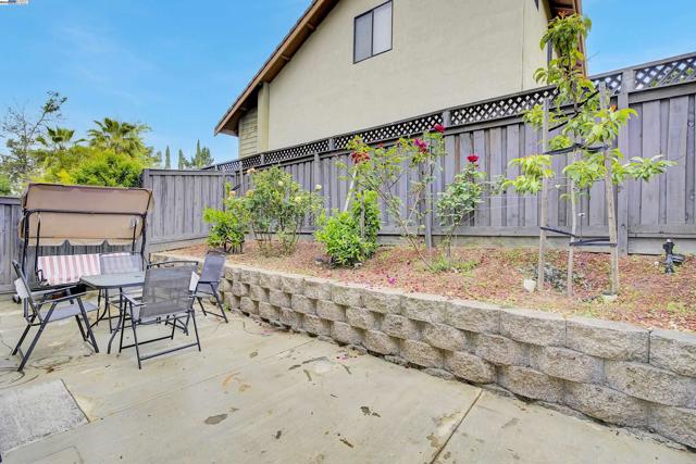 41538 Casabella Cmn, Fremont CA: https://media.crmls.org/mediaz/7a1a0ec5-5d94-4a14-8fa4-aee0fc1c59c0.jpg
