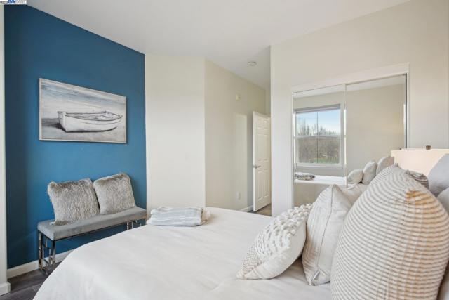 3240 Maguire Way, Dublin CA: https://media.crmls.org/mediaz/7a1a9f4c-af2f-4fac-806b-b077290bdb89.jpg
