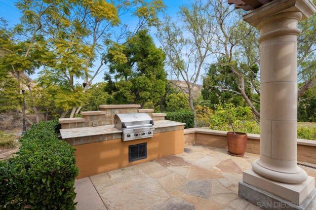 2701 Villas Way, San Diego CA: https://media.crmls.org/mediaz/7a1ad762-7a7b-43f5-9bcd-3e5bcebb0ecd.jpg