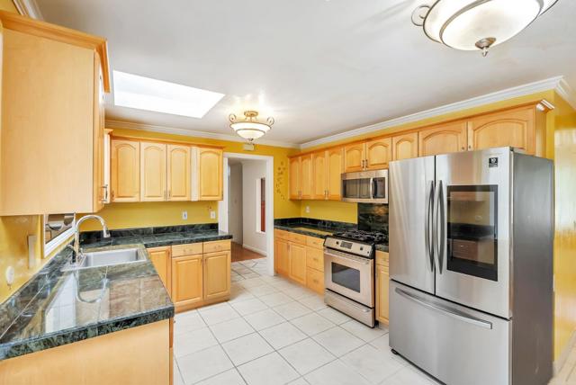 17 Muth Drive, Orinda CA: https://media.crmls.org/mediaz/7a1b38a9-e804-4f61-9a39-10896015db46.jpg