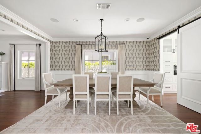2543 Patricia Avenue, Los Angeles CA: https://media.crmls.org/mediaz/7a1b3c17-9c82-41f9-8785-171c7f3ae44c.jpg