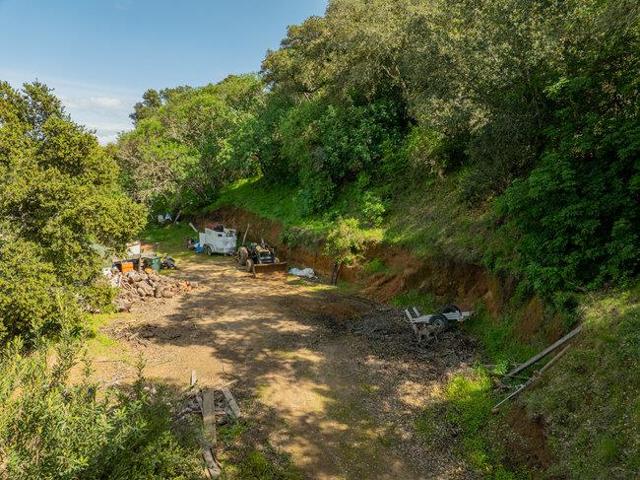 4101 San Juan Canyon Road, San Juan Bautista CA: https://media.crmls.org/mediaz/7a1be658-3bf6-4330-9fb3-6b075203b031.jpg