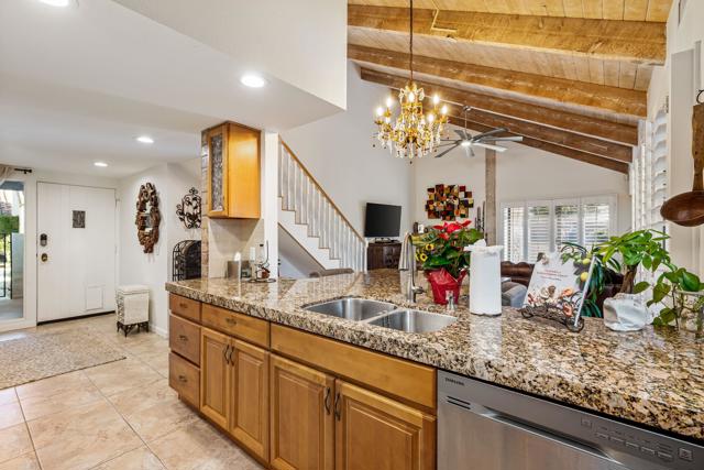 317 Forest Hills Drive, Rancho Mirage CA: https://media.crmls.org/mediaz/7a1c515d-f7ac-4285-b5af-01bdf0d63f41.jpg