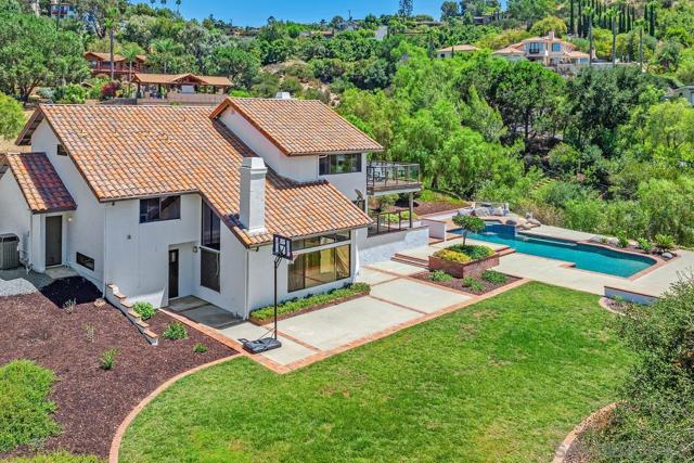 3453 Via Loma Vista, Escondido CA: https://media.crmls.org/mediaz/7a1ce702-2b45-4535-a083-1fb3da3ab3ff.jpg