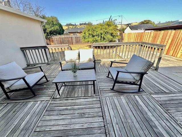 25696 Lander Ave, Hayward CA: https://media.crmls.org/mediaz/7a1d06b0-4107-4075-8bff-66f8cbf85213.jpg