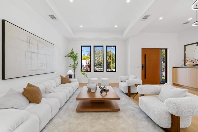 89 Centre Street, Mountain View CA: https://media.crmls.org/mediaz/7a1d5800-8aa8-4be3-b1ba-5105209375f0.jpg