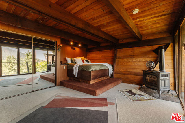 6894 Pacific View Drive, Los Angeles CA: https://media.crmls.org/mediaz/7a1da0b8-2c94-416d-b607-a810278c0ea7.jpg