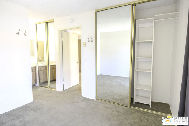 Duo-Closet Space