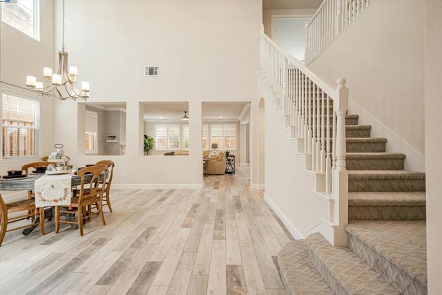 Image 9 of 60 For 5529 Mountain Ridge Way