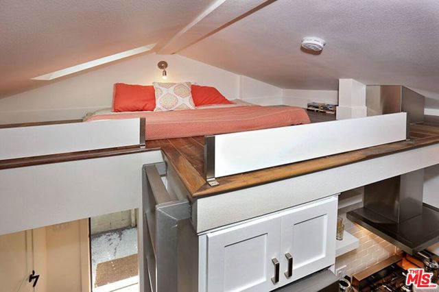 4838 Coldwater Canyon Avenue, Sherman Oaks CA: https://media.crmls.org/mediaz/7a1fffaa-8cba-4b53-bc8e-6266d80b8638.jpg