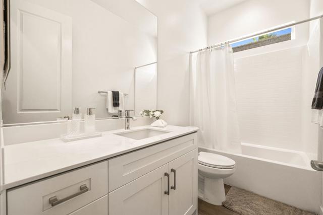 48406 Hepburn Drive, Indio CA: https://media.crmls.org/mediaz/7a230ea9-dc38-4b9c-b216-60531d926680.jpg