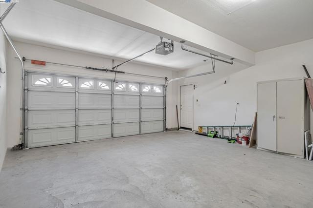 260 Abigail Cir, Danville CA: https://media.crmls.org/mediaz/7a243317-bd5a-4fe3-a8c3-46c0b9e123f5.jpg