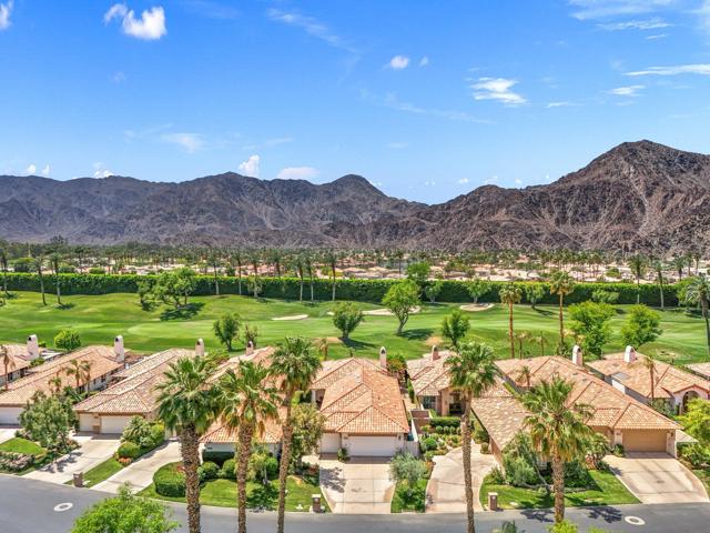 48205 Via Solana, La Quinta CA: https://media.crmls.org/mediaz/7a2530b5-1434-4e28-b6b1-ad07cb1ab234.jpg
