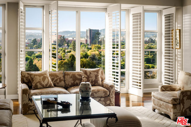 10580 Wilshire Boulevard, Los Angeles CA: https://media.crmls.org/mediaz/7a2583a4-11e9-4d37-a311-43bfccb87c16.jpg