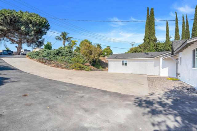 10183 Madrid Way, Spring Valley CA: https://media.crmls.org/mediaz/7a25e070-15f6-4227-8bab-4a49b8dac8d4.jpg