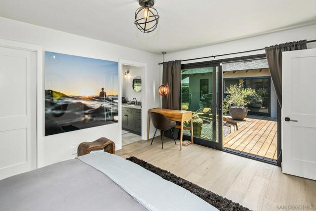 5341 Linda Way, La Jolla CA: https://media.crmls.org/mediaz/7a263ca1-2726-48d8-889d-827c936772e0.jpg