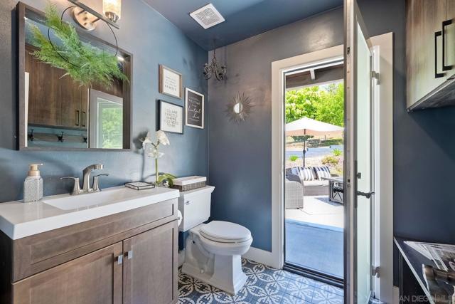 660 Via Rancho Pkwy, Escondido CA: https://media.crmls.org/mediaz/7a26a858-8e3e-494a-a198-30d1a66dba0e.jpg