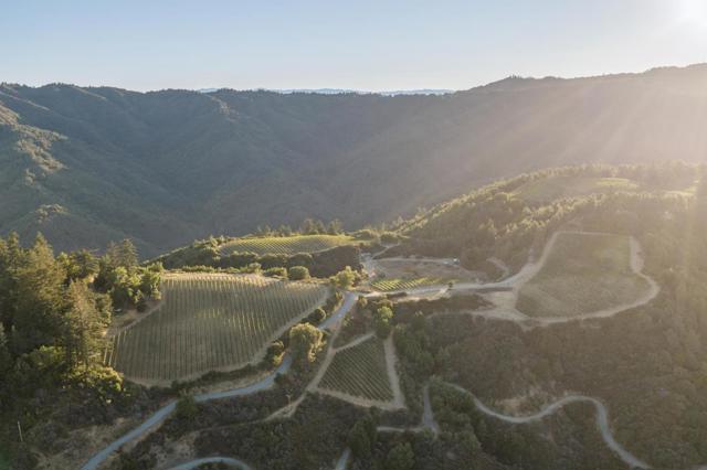 25200 Loma Prieta Avenue, Los Gatos CA: https://media.crmls.org/mediaz/7a272e15-e4e6-498a-bd82-c9dd6f0c870d.jpg