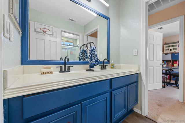 29737 Northshore, Menifee CA: https://media.crmls.org/mediaz/7a27ab2e-69cd-451e-8c83-af98faac51a1.jpg