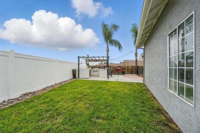 1595 Bay Meadows Dr, Alpine CA: https://media.crmls.org/mediaz/7a27f85b-277b-4ec9-9ab3-97b41365f8e4.jpg
