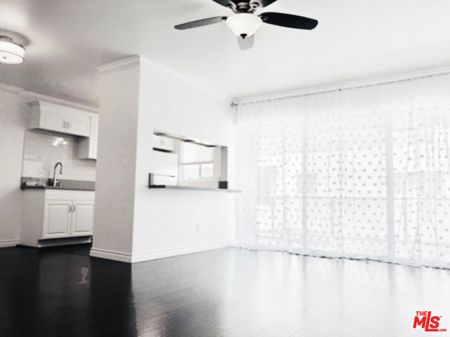 4171 W 4th Street, Los Angeles CA: https://media.crmls.org/mediaz/7a27fb7c-97ac-4c14-b4ff-d0e3b06261bf.jpg