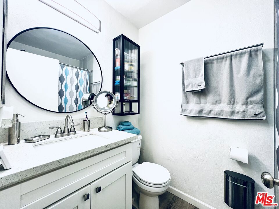 https://media.crmls.org/mediaz/7a2862fb-4eaf-4d82-9802-e7441631f3a6.jpg?preset=X-Large