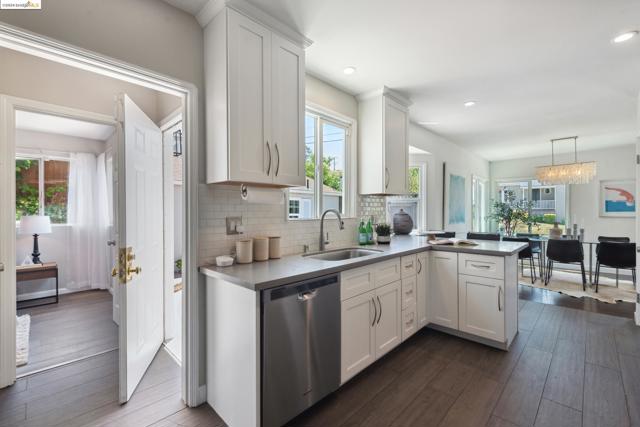 Image 17 of 60 For 4542 Davenport