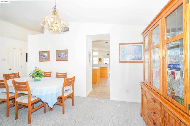 5402 Navajo Ct, Antioch CA: https://media.crmls.org/mediaz/7a28fea5-2445-4815-a533-454184c5fbfd.jpg