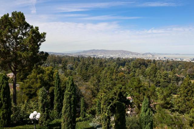 150 New Place Road, Hillsborough CA: https://media.crmls.org/mediaz/7a298bb0-b7ae-457c-8d5d-59f3c1bf01d0.jpg