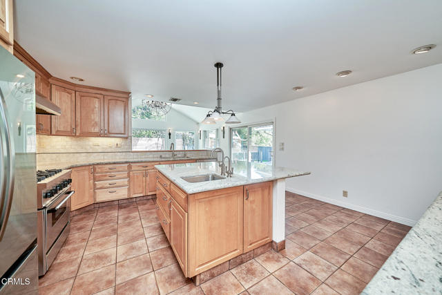 4916 Rupert Lane, La Canada Flintridge CA: https://media.crmls.org/mediaz/7a29a137-fea8-4cc4-8bdc-c66bd7d8ca73.jpg