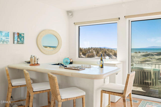 1571 Mandalay Beach Road, Oxnard CA: https://media.crmls.org/mediaz/7a29b580-956c-45c5-8be1-b48e28210c1c.jpg