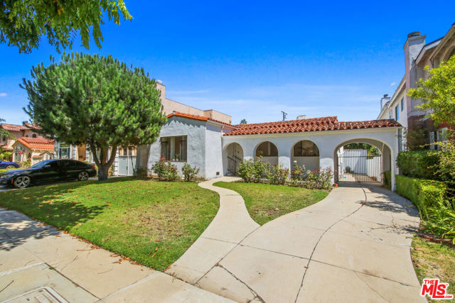 352 S Wetherly Drive, Beverly Hills CA: https://media.crmls.org/mediaz/7a29bd45-483e-4f7e-a166-6a1f7a00da6e.jpg