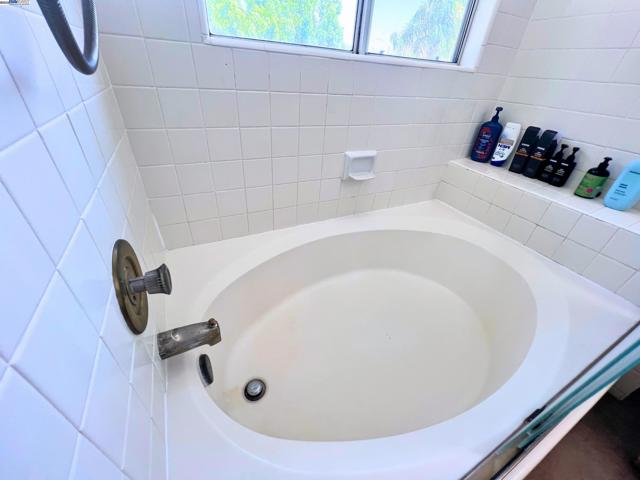 85 Phillips Ct, Tracy CA: https://media.crmls.org/mediaz/7a2a3138-dd9c-450c-8141-c29638773eb9.jpg