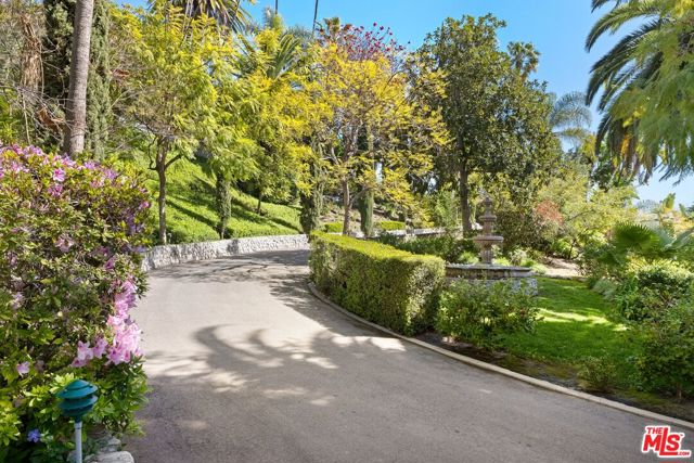 2003 La Brea Terrace, Los Angeles CA: https://media.crmls.org/mediaz/7a2a329e-2040-4619-9da4-230747866a1c.jpg