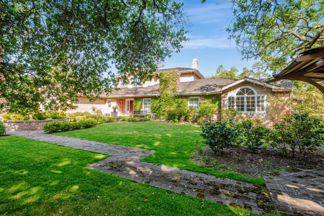 280 Uplands Drive, Hillsborough CA: https://media.crmls.org/mediaz/7a2a44d3-fe00-4d78-b337-406e5dde5f98.jpg