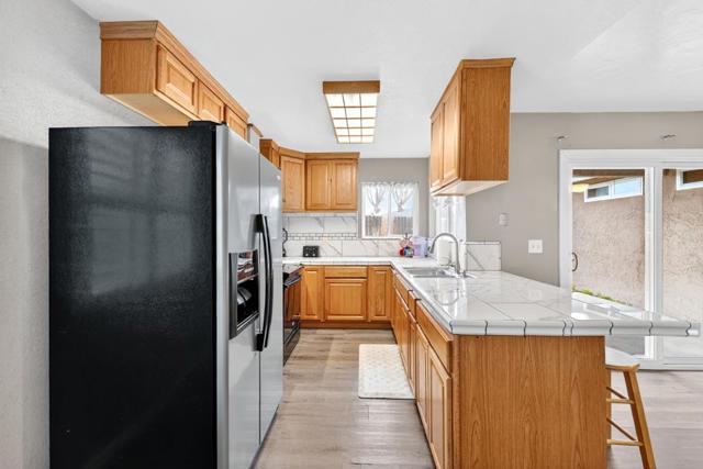 1260 Heather Glen Circle, Hollister CA: https://media.crmls.org/mediaz/7a2a9c18-2164-408e-ab58-36635080d729.jpg