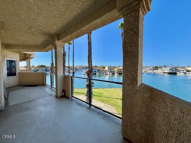 4249 Harbour Island Lane, Oxnard CA: https://media.crmls.org/mediaz/7a2ade28-6919-4152-888a-8cba5dee341c.jpg