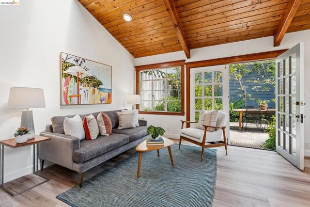 Image 52 of 60 For 2035 Francisco St