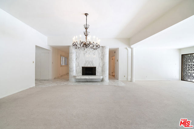 180 N Highland Avenue, Los Angeles CA: https://media.crmls.org/mediaz/7a2b13ee-8bc1-4f2e-814c-3d67ed58f0f3.jpg