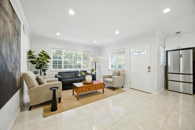 1097 10th Avenue, Redwood City CA: https://media.crmls.org/mediaz/7a2b5eeb-13cf-4eac-814c-f5558576ad6d.jpg
