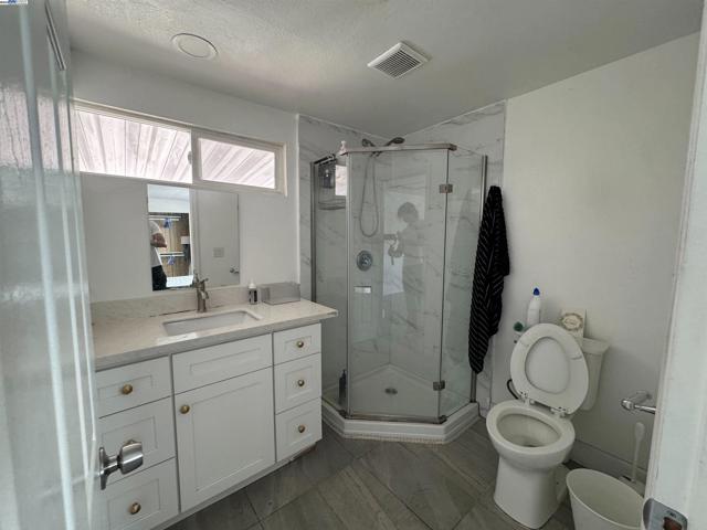 262 Manitoba Green, Fremont CA: https://media.crmls.org/mediaz/7a2b7be2-6af4-4883-9e1d-d90dabc891fc.jpg