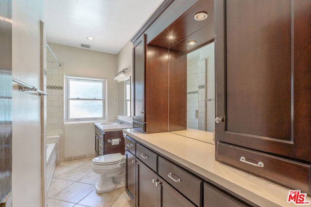 2310 Santa Anita Avenue, Altadena CA: https://media.crmls.org/mediaz/7a2c603f-aa2e-4550-98a1-2aefcbb06bdd.jpg