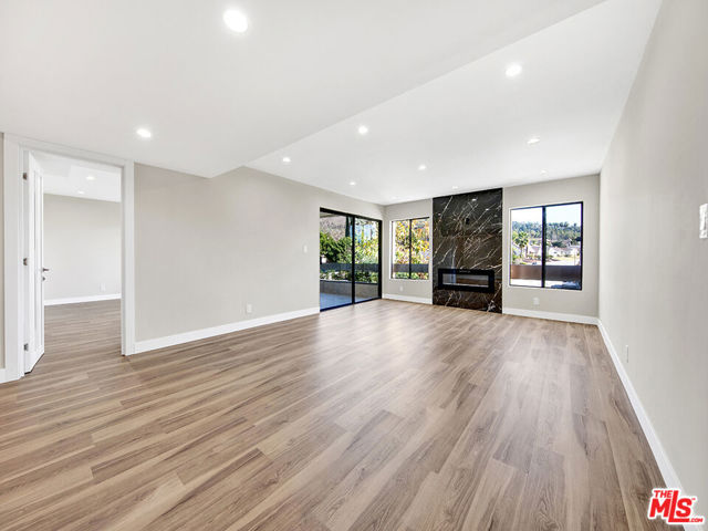 1325 Valley View Road, 201 photo 3